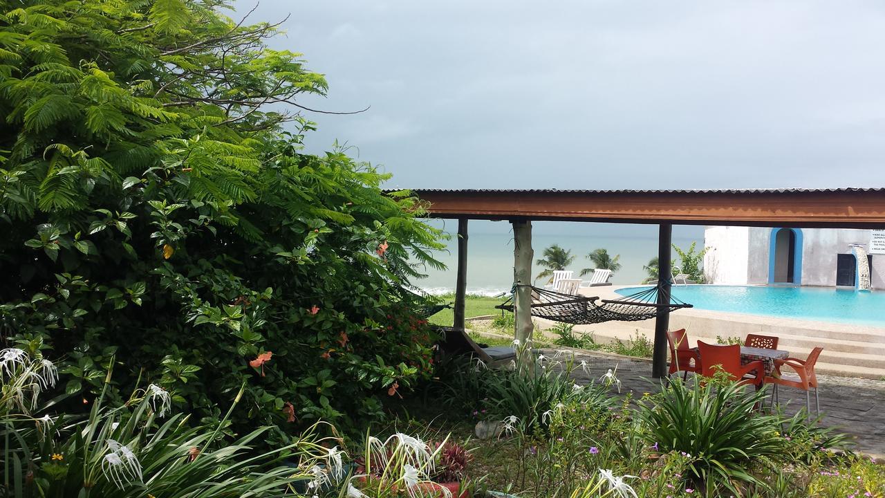 Biriwa Beach Hotel Eksteriør billede