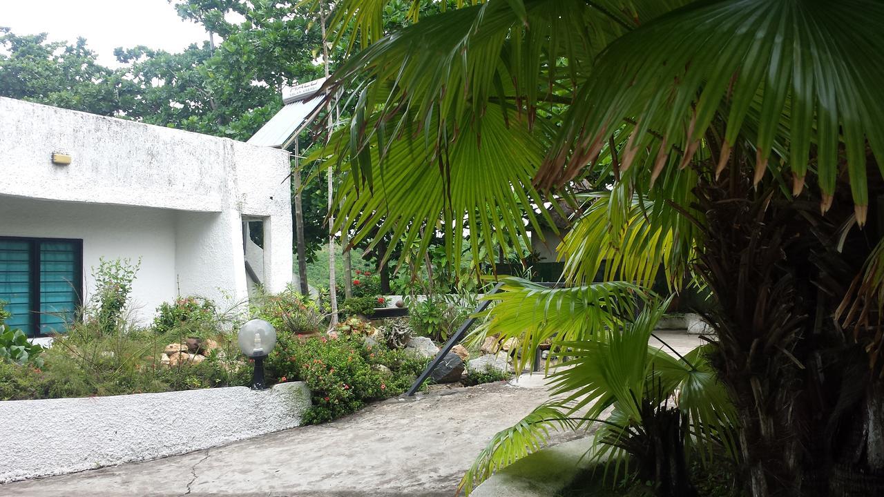 Biriwa Beach Hotel Eksteriør billede