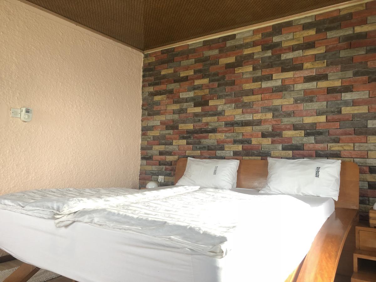 Biriwa Beach Hotel Eksteriør billede