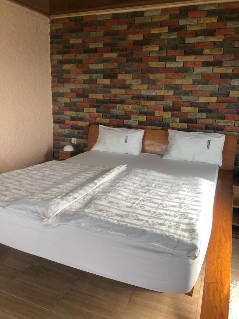 Biriwa Beach Hotel Eksteriør billede