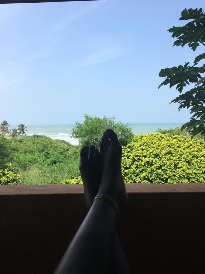Biriwa Beach Hotel Eksteriør billede
