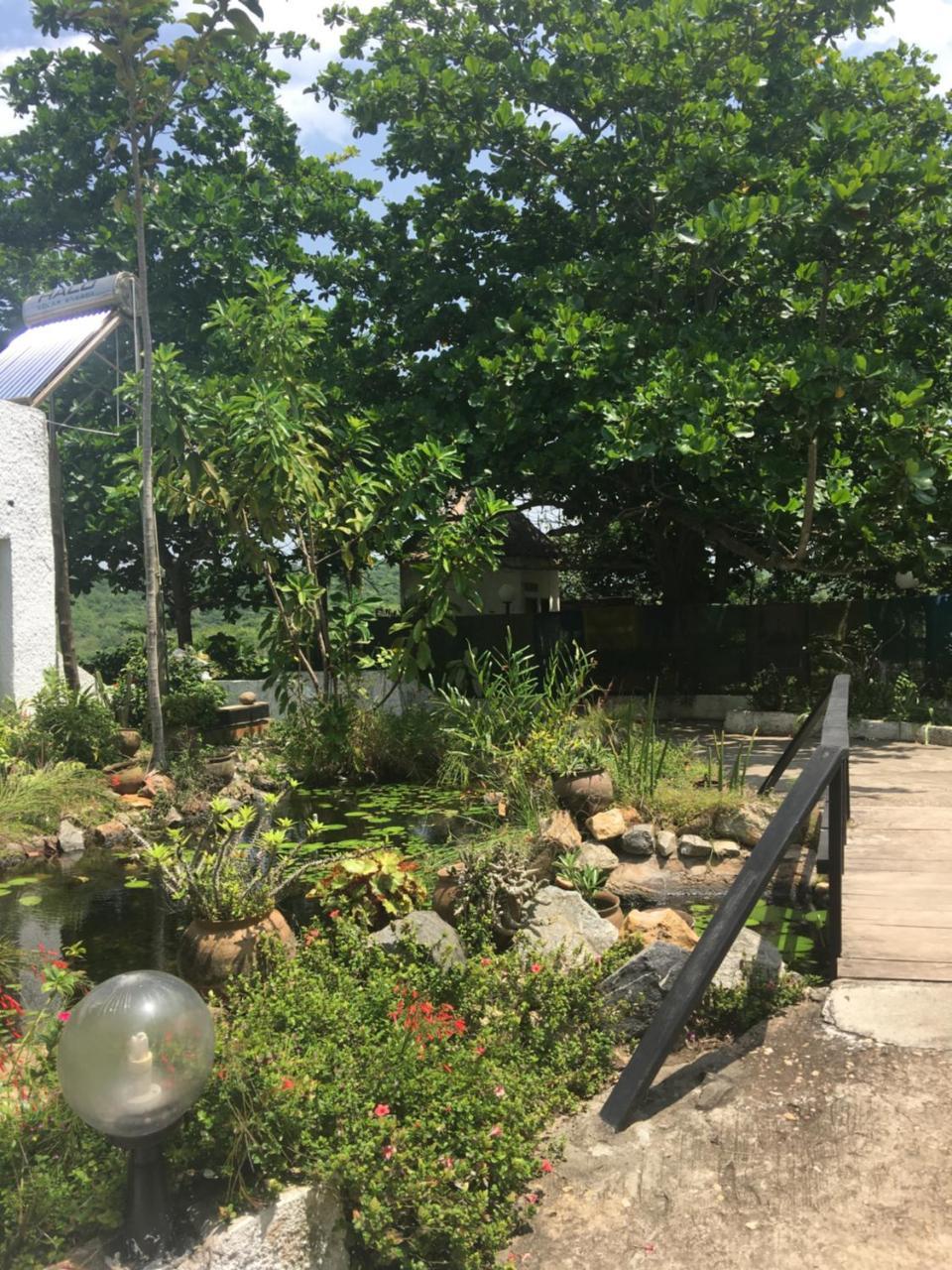 Biriwa Beach Hotel Eksteriør billede